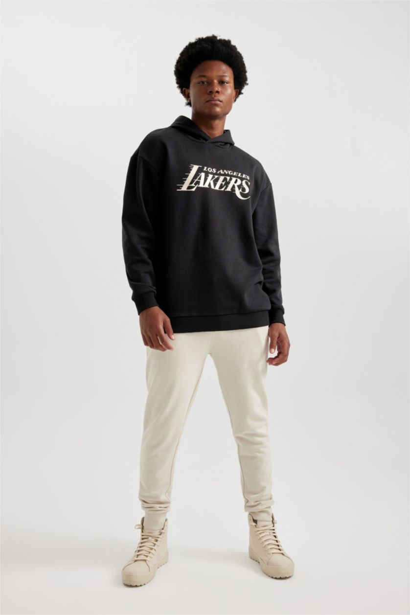 MAN Black Comfort Fit NBA Los Angeles Lakers Licensed Sweatshirt