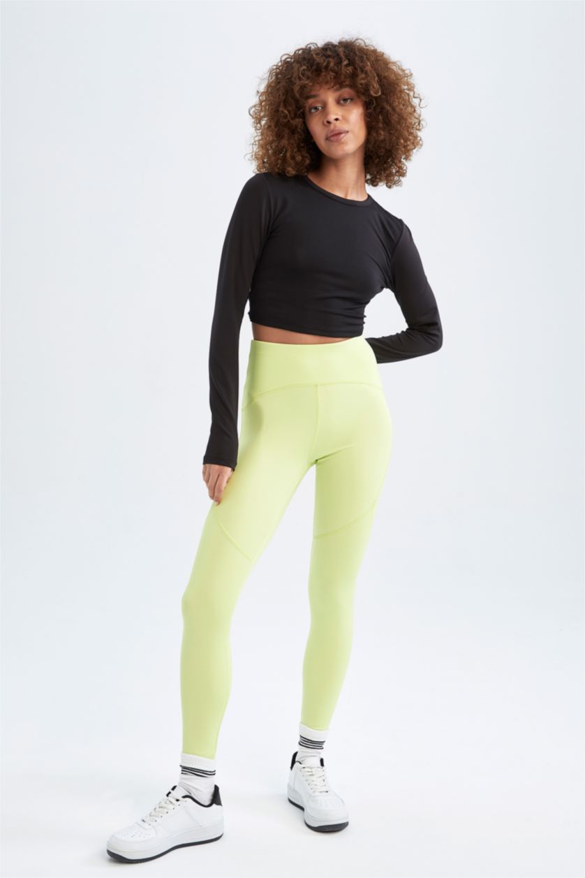 WOMAN Black Defacto Fit Slim Fit Crew Neck Low Cut Back Soft Feather Long Sleeve Crop Top T-Shirt