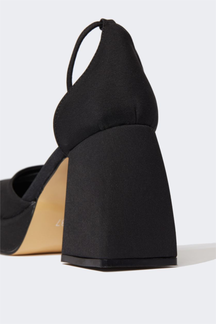 Kadın Siyah Kadın Tek Bantlı Yüksek Topuklu Ayakkabı