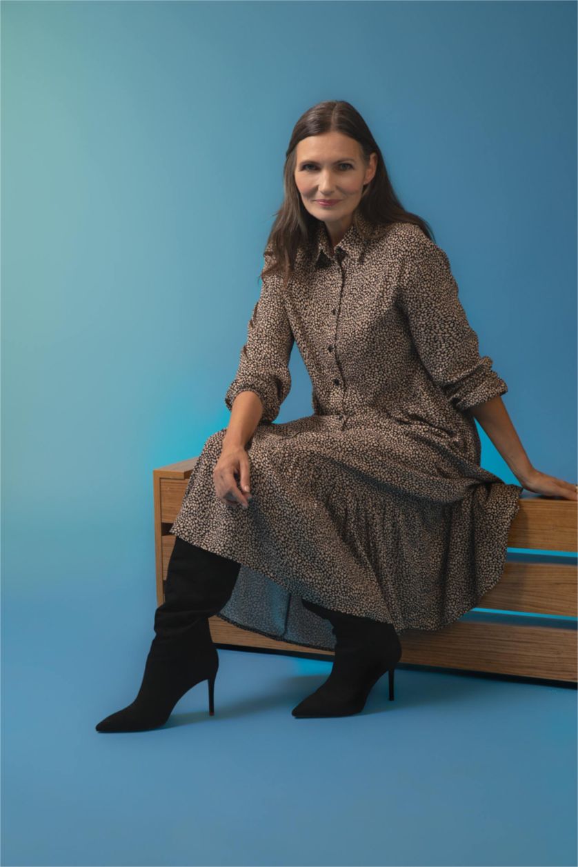 Kadın Açık Bej Gömlek Yaka Leopar Desenli Maxi Uzun Kollu Elbise