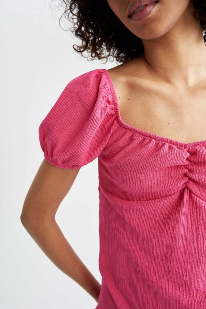 FEMME Rose Mini robe à col carré manches courtes coupe ajustée