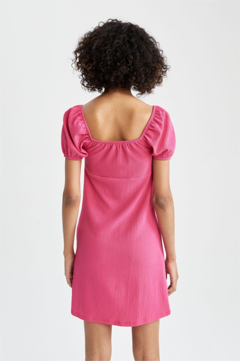 FEMME Rose Mini robe à col carré manches courtes coupe ajustée