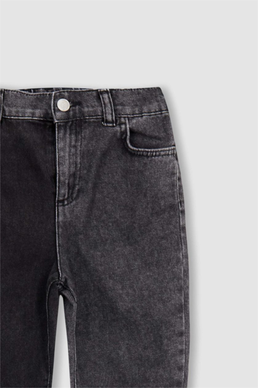 GIRLS & TEENS Black Girl Mom Fit Jeans