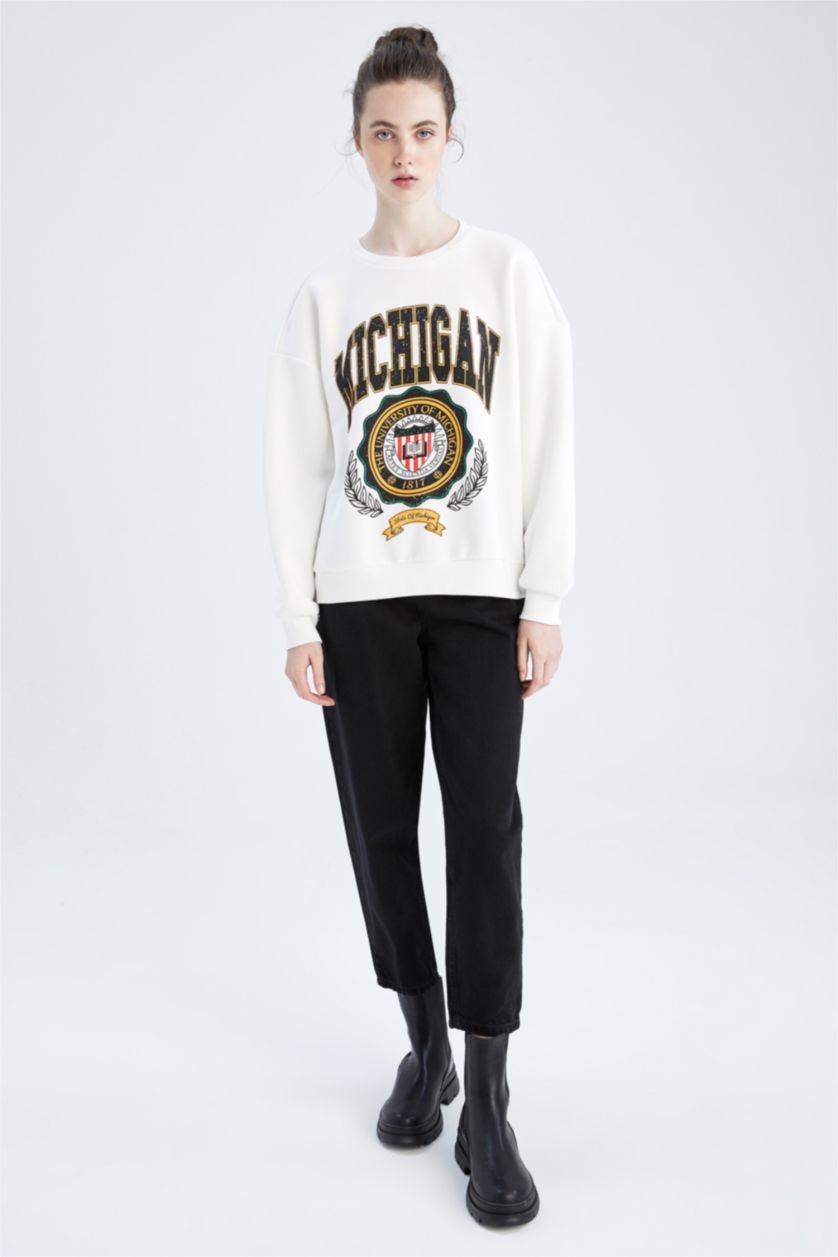 نساء بيج فاتح سويت شيرت أوفر سايز بياقة مستديرة