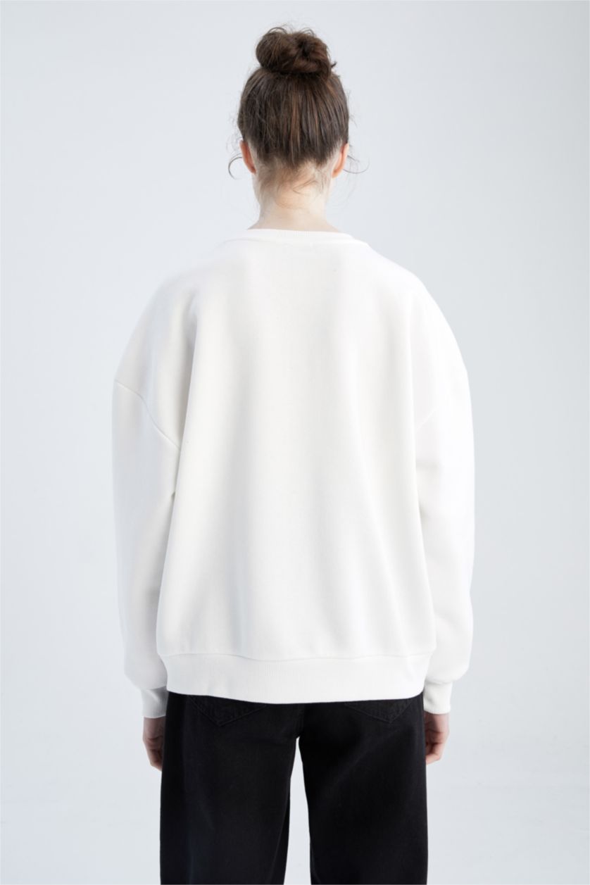 نساء بيج فاتح سويت شيرت أوفر سايز بياقة مستديرة