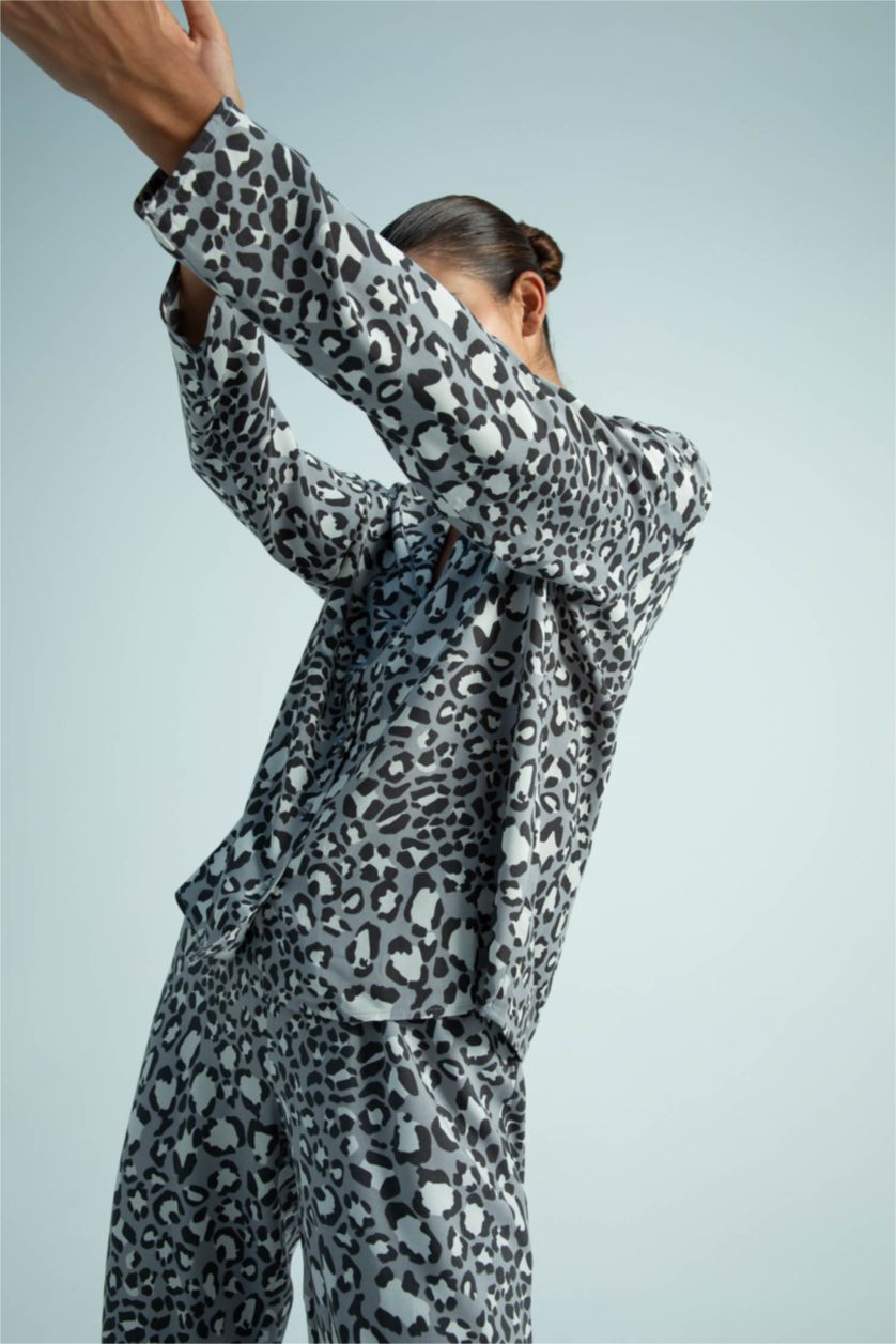 نساء رمادي بلوزة قصة عادية بياقة قميص