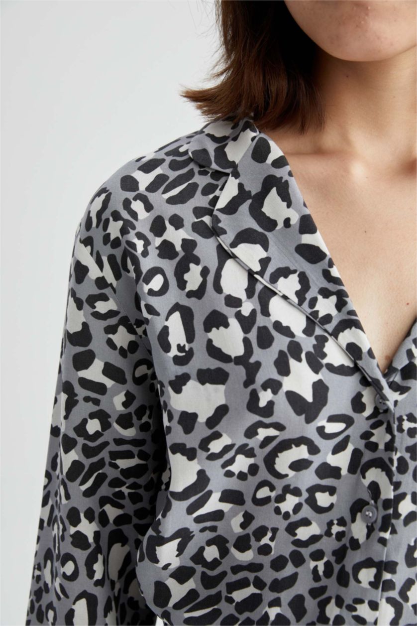 نساء رمادي بلوزة قصة عادية بياقة قميص