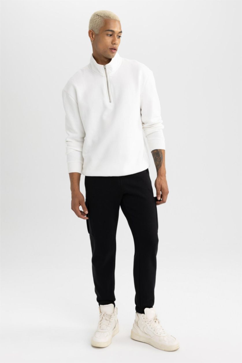 Erkek Siyah Sporcu Jogger Eşofman Altı Standart Fit Beli Bağcıklı Kargo Cepli