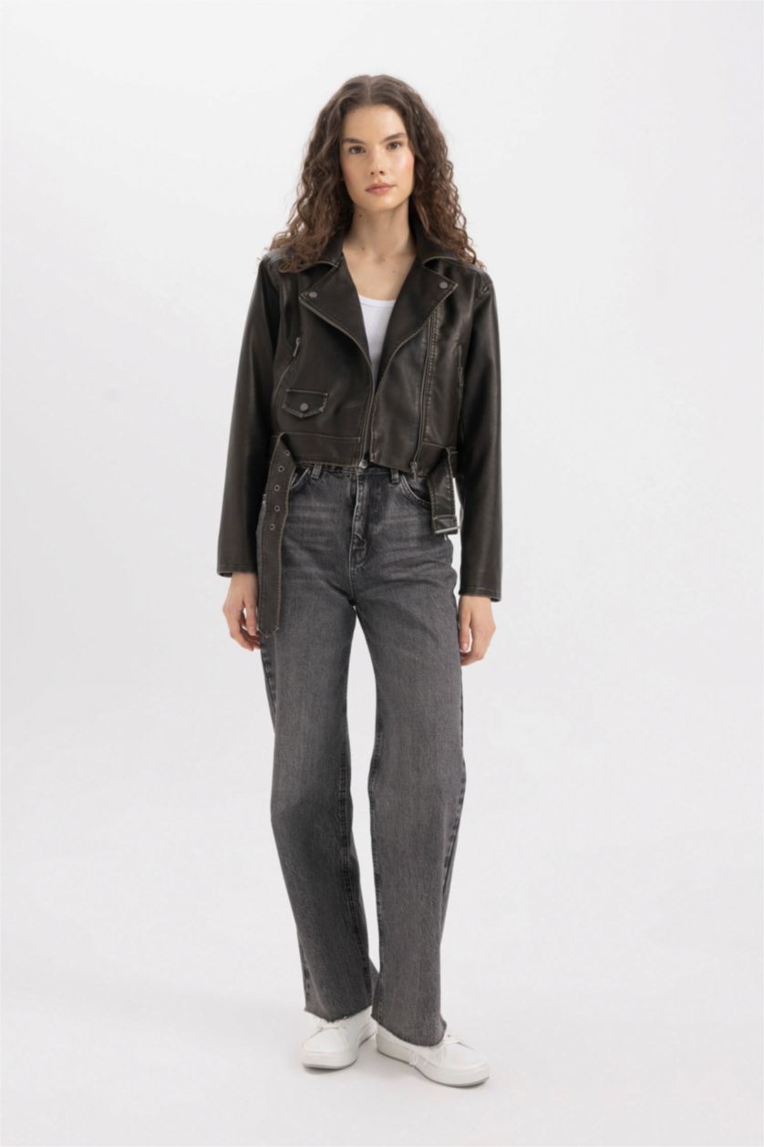 Kadın Kahve Su Geçirmez Oversize Geniş Kalıp Fermuarlı Eskitme Kemerli Suni Deri Kısa Ceket