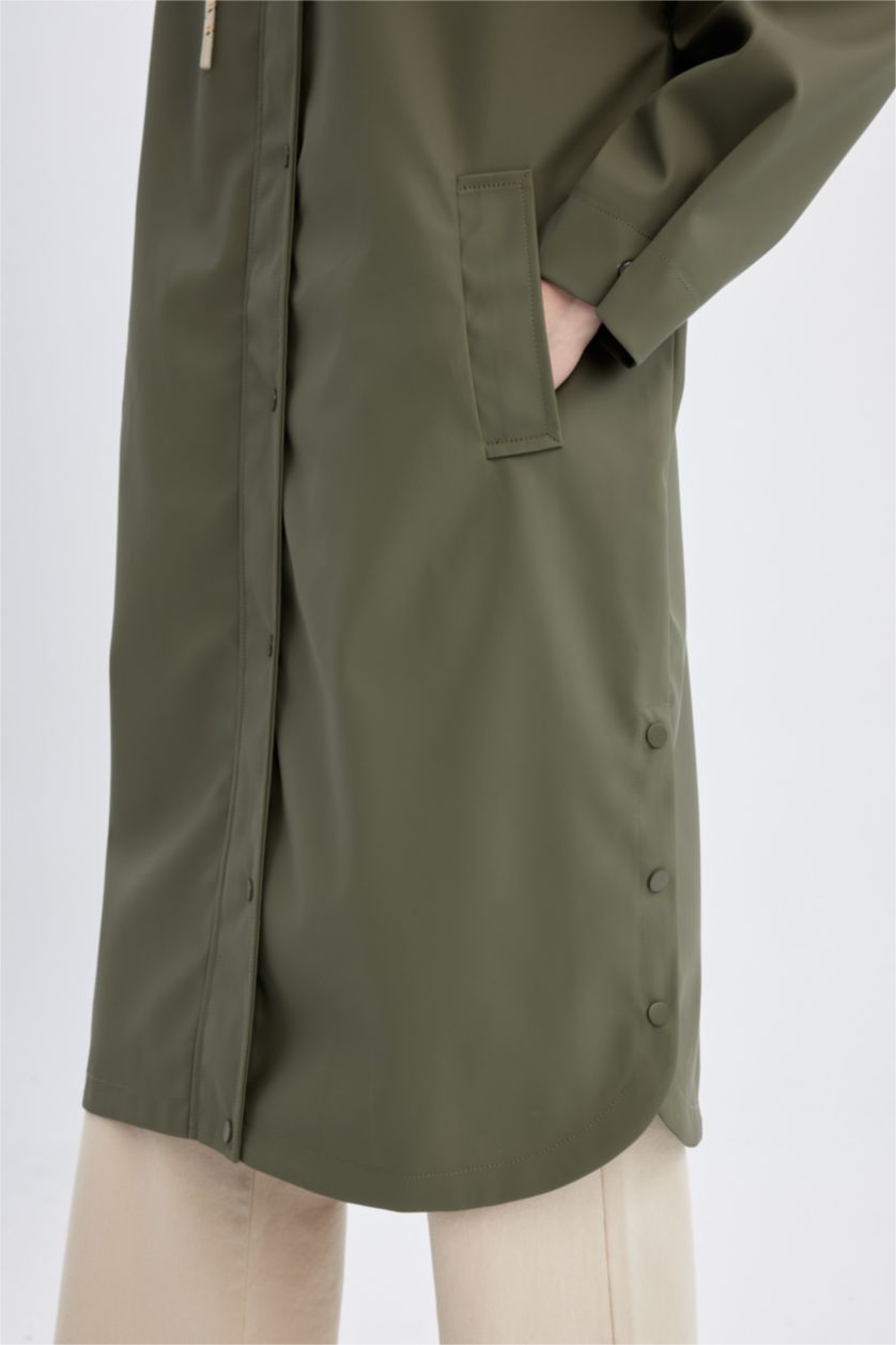 نساء كاكي فاتح معطف مطر قصة مريحة بغطاء للرأس مقاوم للماء