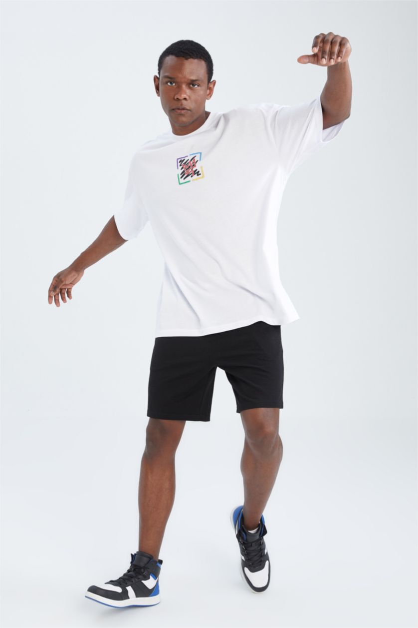 Erkek Beyaz Oversize Fit Bisiklet Yaka Sırt Baskılı Tişört