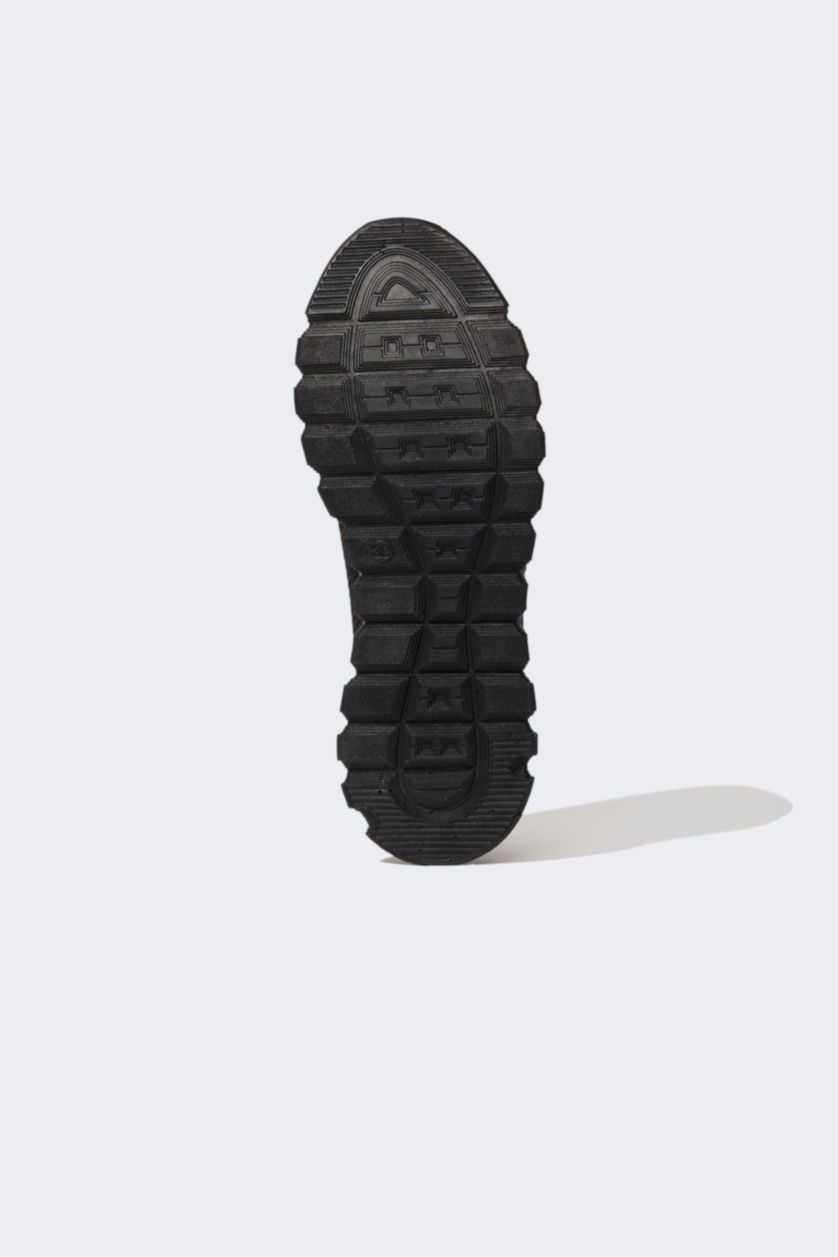 WOMAN Black Woman Serrated Sole Sport shoes