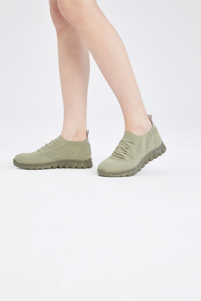 نساء كاكي حذاء رياضي برباط