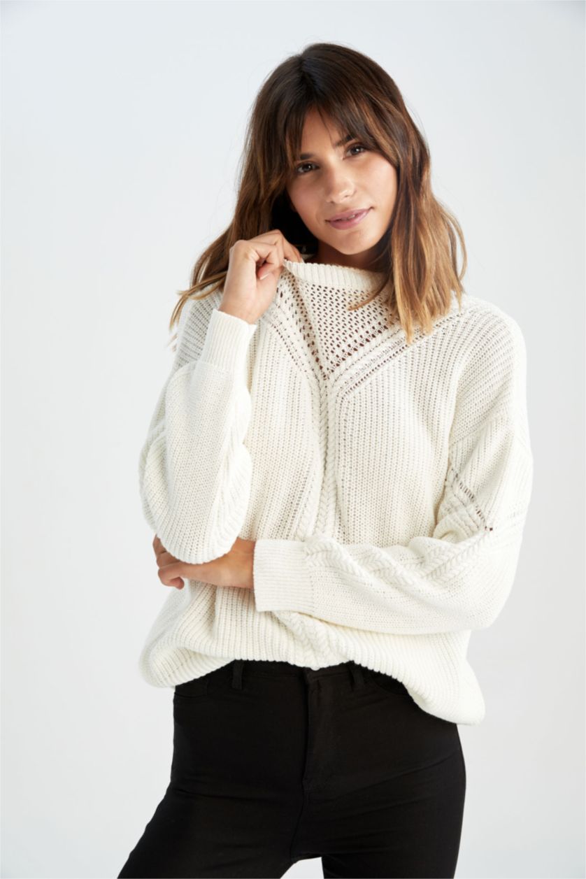 WOMAN Ecru Regular Fit Crew Neck Thessaloniki Fabric Sweater