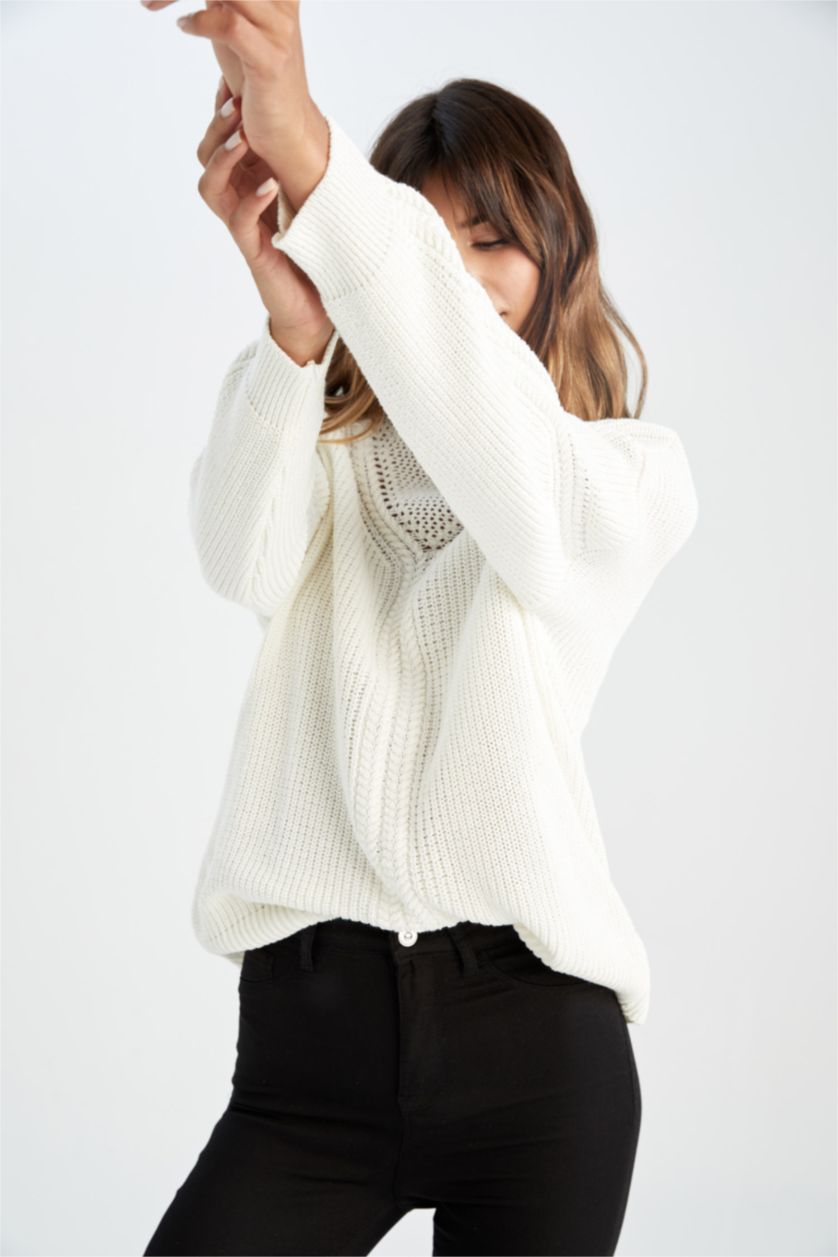 WOMAN Ecru Regular Fit Crew Neck Thessaloniki Fabric Sweater