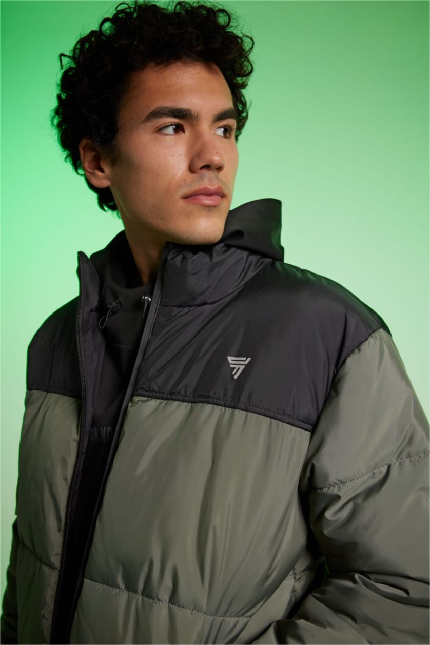 Men Light Khaki Zipper Puffer Jacket