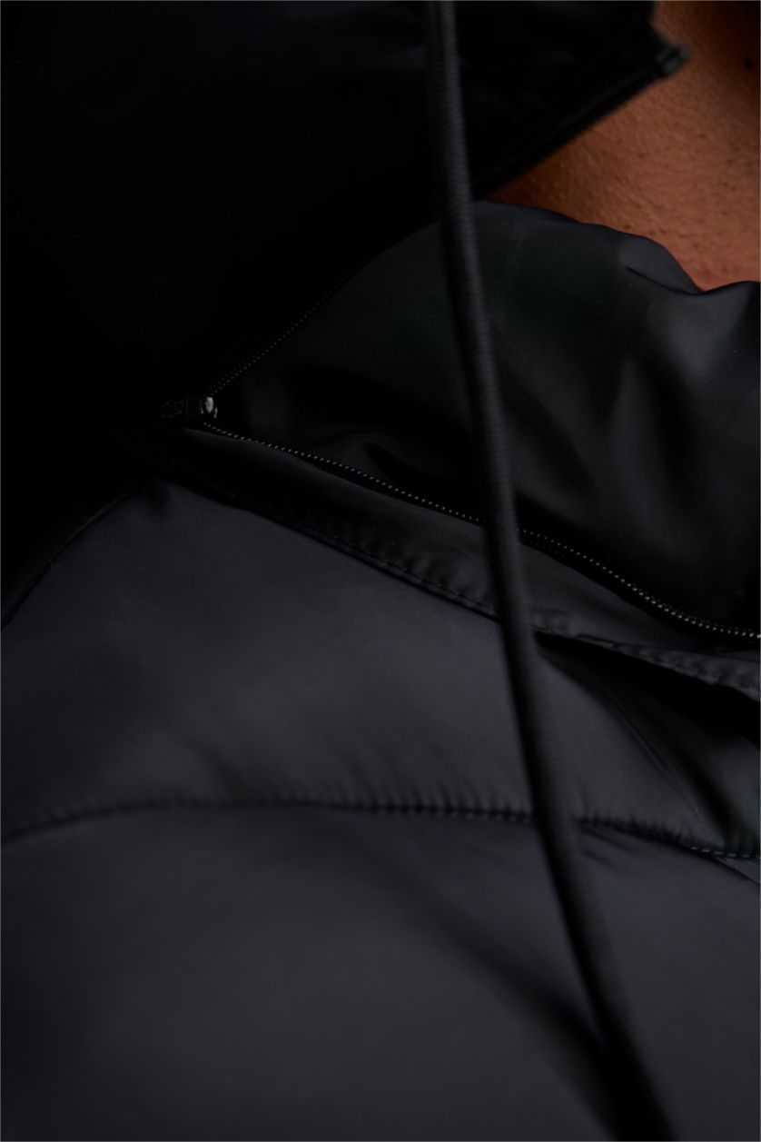 Erkek Siyah DeFactoFit  Su İtici Kapüşonlu Suni Kürklü Şişme Mont