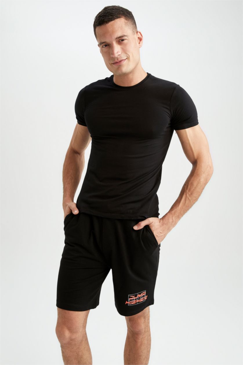 رجال أسود شورت كابري سليم فيت ستاندارت