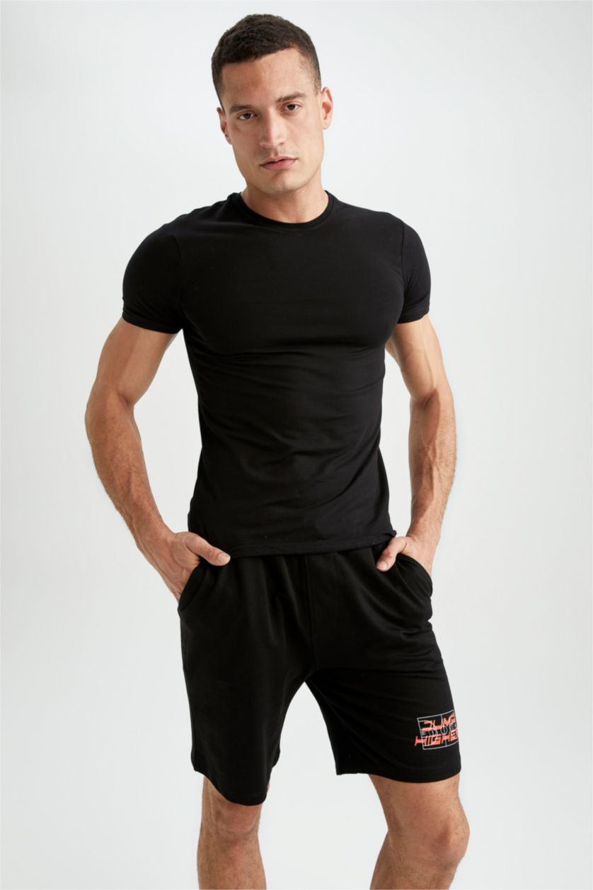 رجال أسود شورت كابري سليم فيت ستاندارت