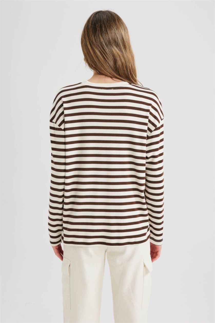 نساء بني تي شيرت كم طويل قصة عادية بياقة مستديرة