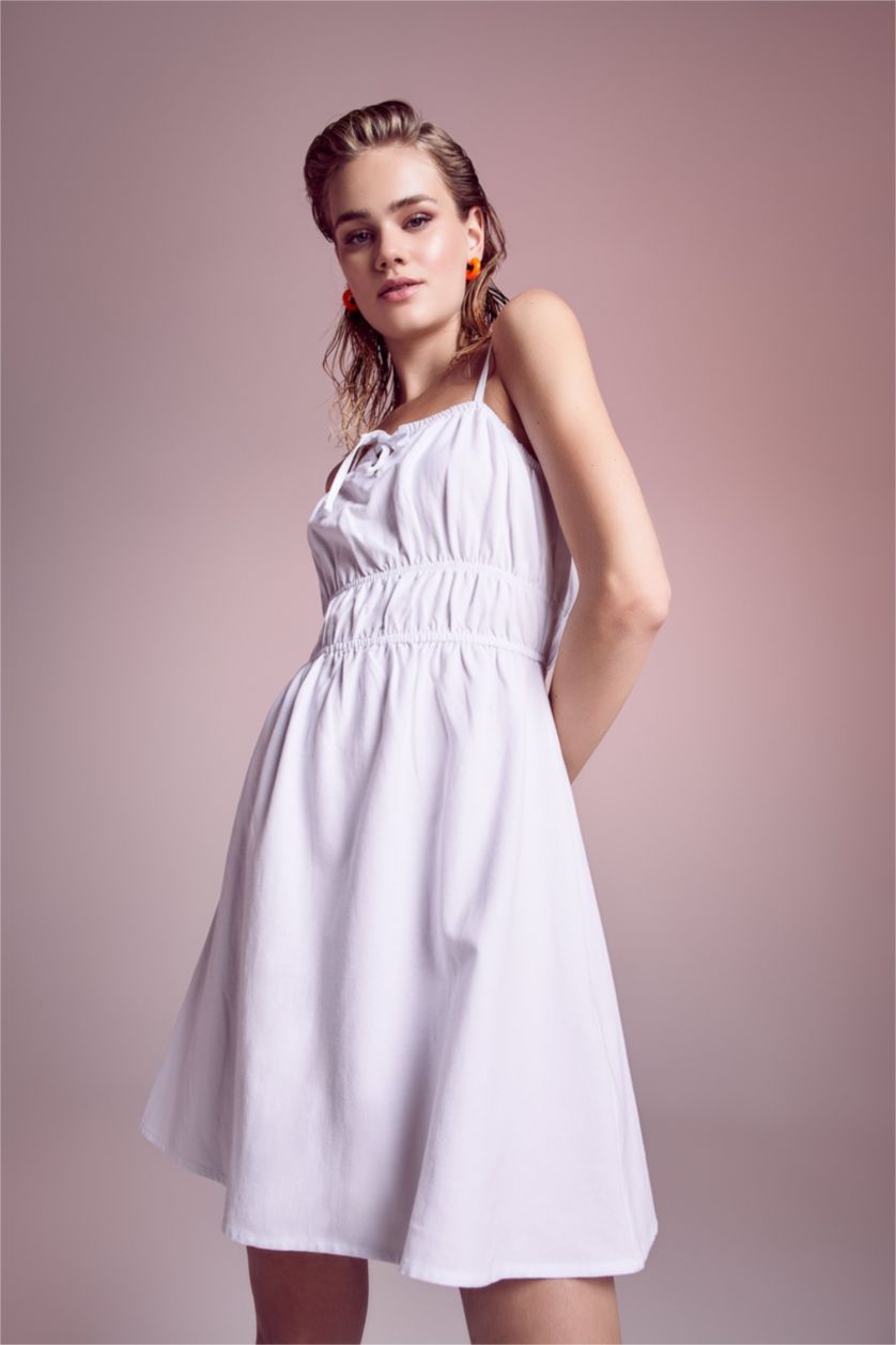 حريمي أبيض فستان قصير نص كم بقصة A بحمالات