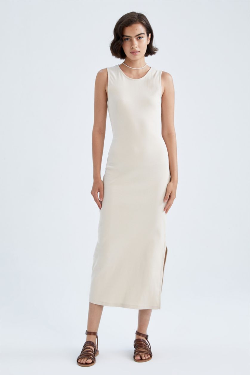 FEMME Beige Robe En Maille À Manches Courtes Col arrondi