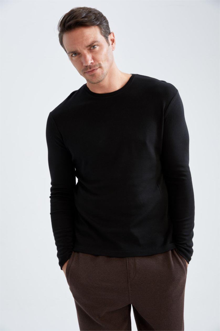 MAN Black Slim Fit Crew Neck Thermal Underwear
