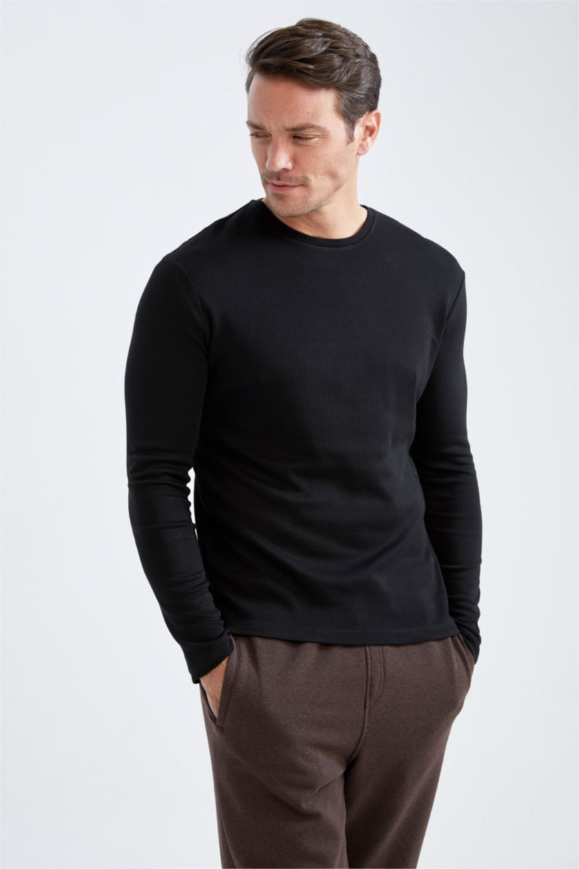 MAN Black Slim Fit Crew Neck Thermal Underwear