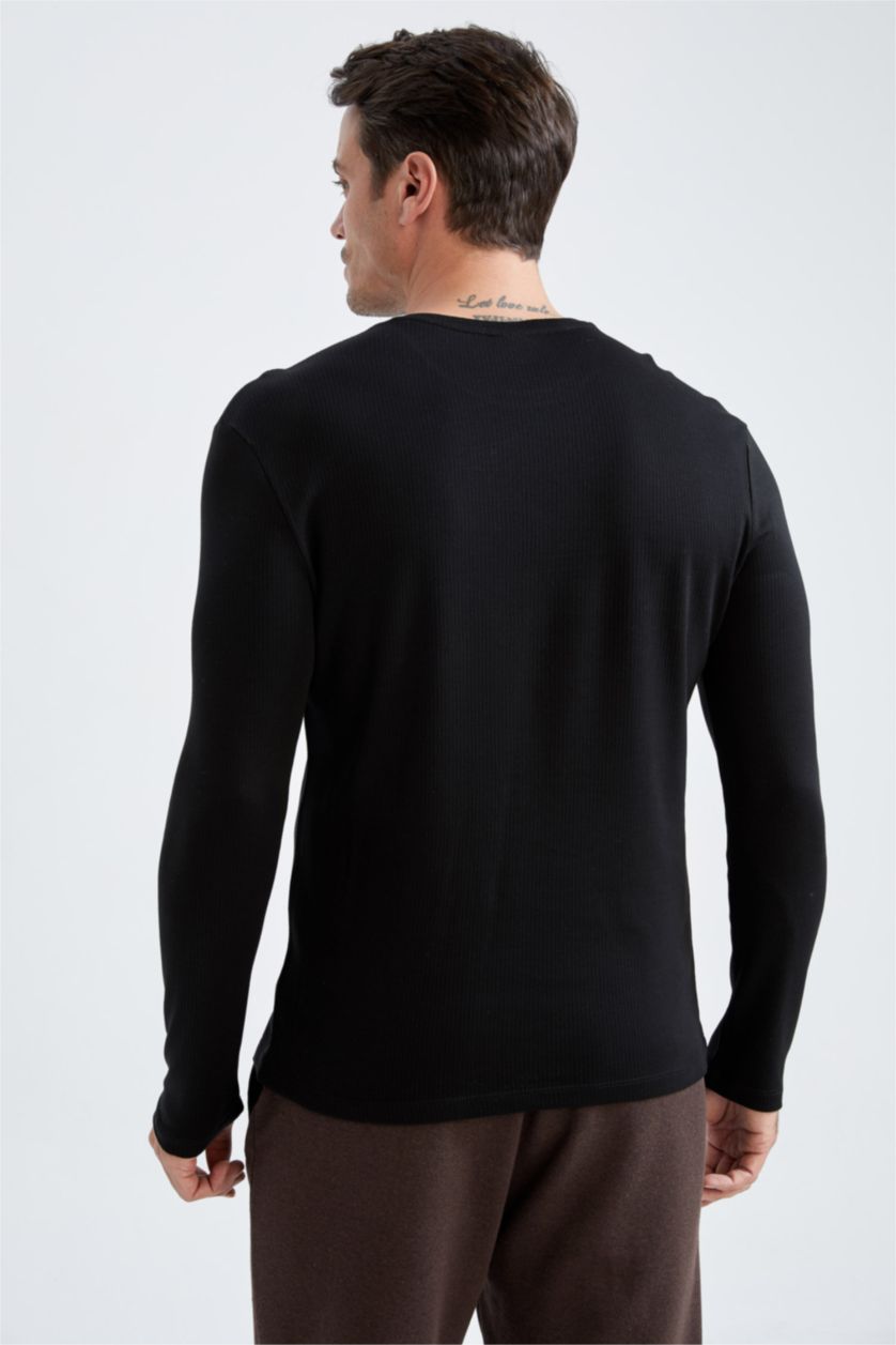 MAN Black Slim Fit Crew Neck Thermal Underwear