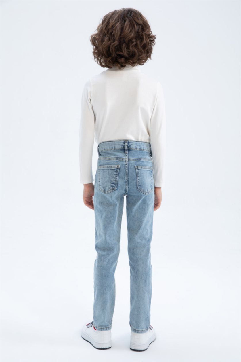 أولاد أزرق فاتح بنطلون جينز ولادي سليم فيت