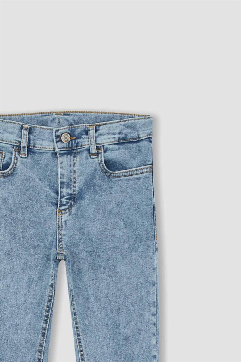 أولاد أزرق فاتح بنطلون جينز ولادي سليم فيت