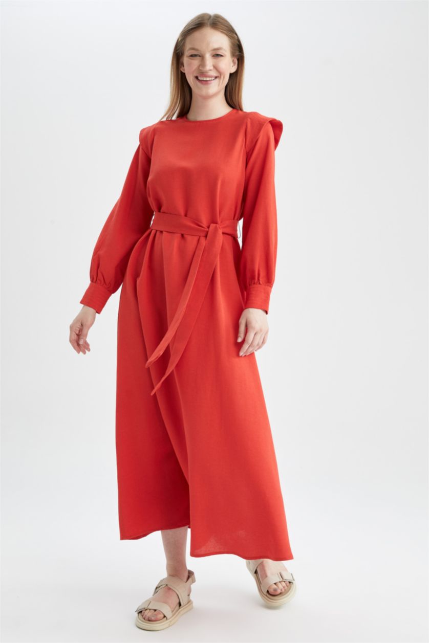 FEMME Rouge Robe ceinturée à manches longues et col rond coupe classique