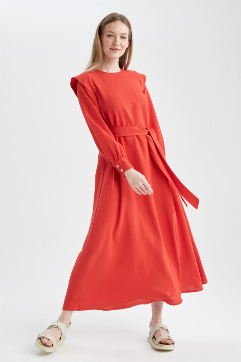 FEMME Rouge Robe ceinturée à manches longues et col rond coupe classique