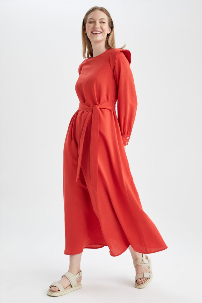 FEMME Rouge Robe ceinturée à manches longues et col rond coupe classique