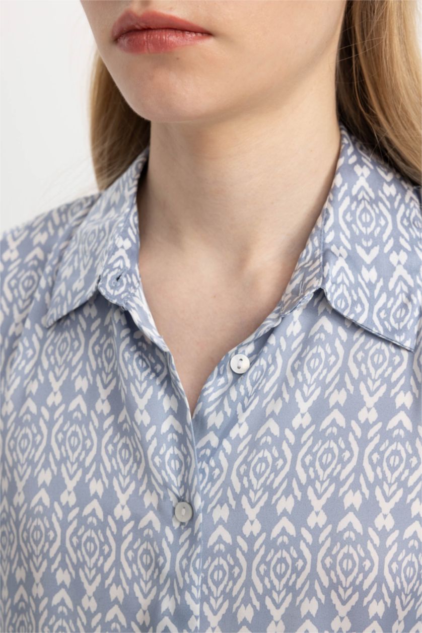 FEMME BLEU Clair Chemise Oversize en Satin à Col Boutonné et Manches Longues