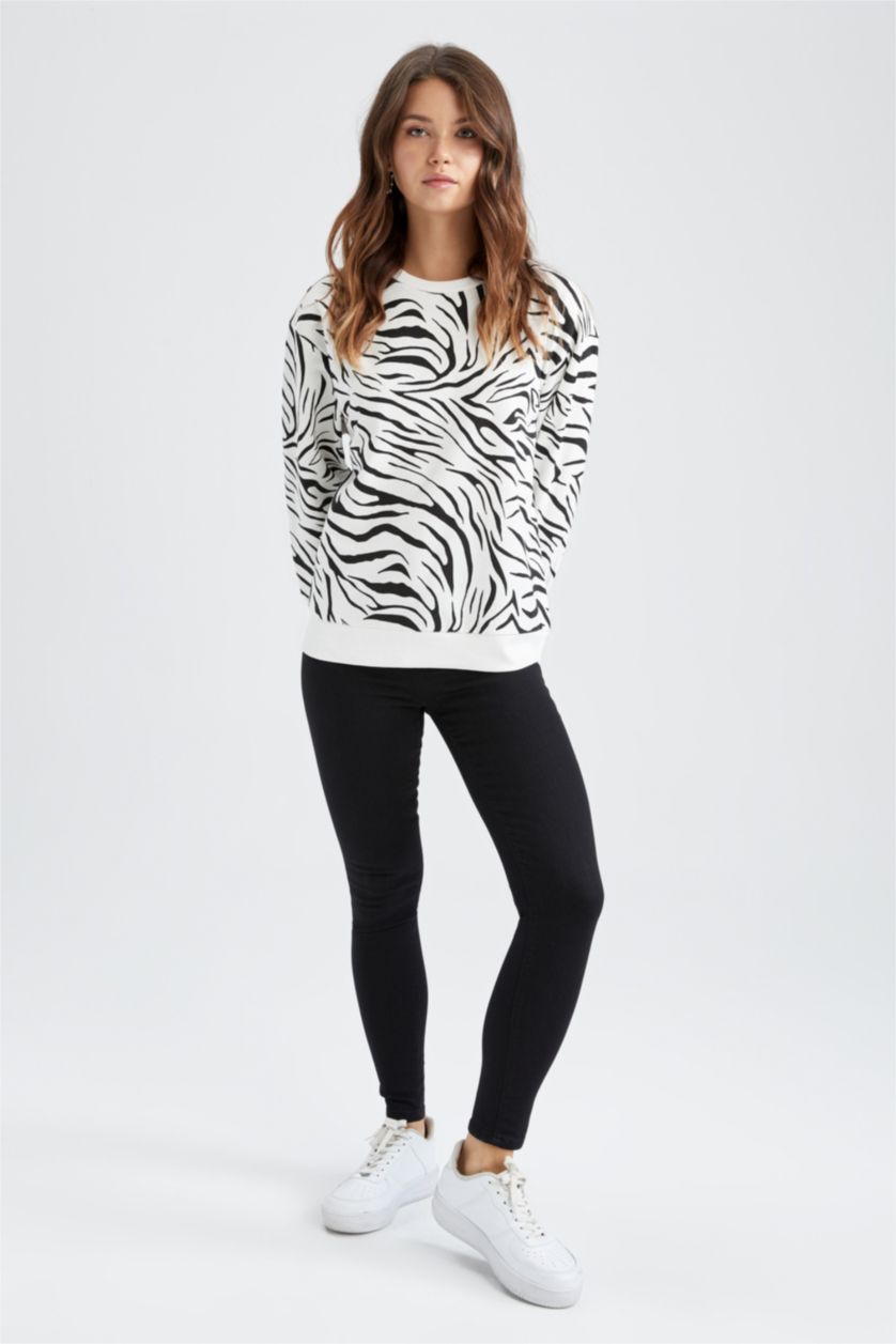 FEMME Écru Sweat-shirt fin à motif animalier à manches longues et à col ras du cou coupe régulière