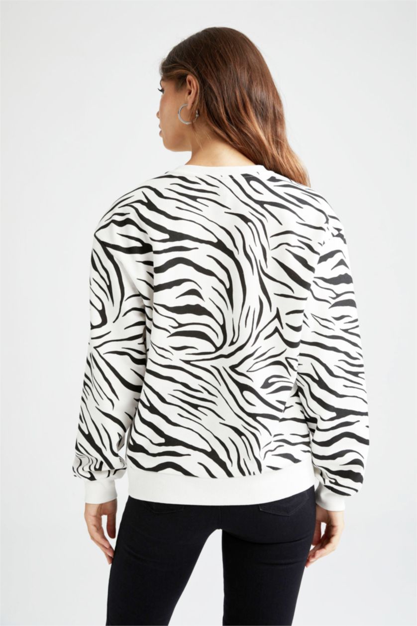 FEMME Écru Sweat-shirt fin à motif animalier à manches longues et à col ras du cou coupe régulière