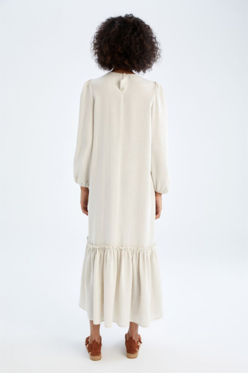 FEMME Beige Robe Longue En Dentelle De Lin Avec Une Coupe Classique Et Un Col Rond