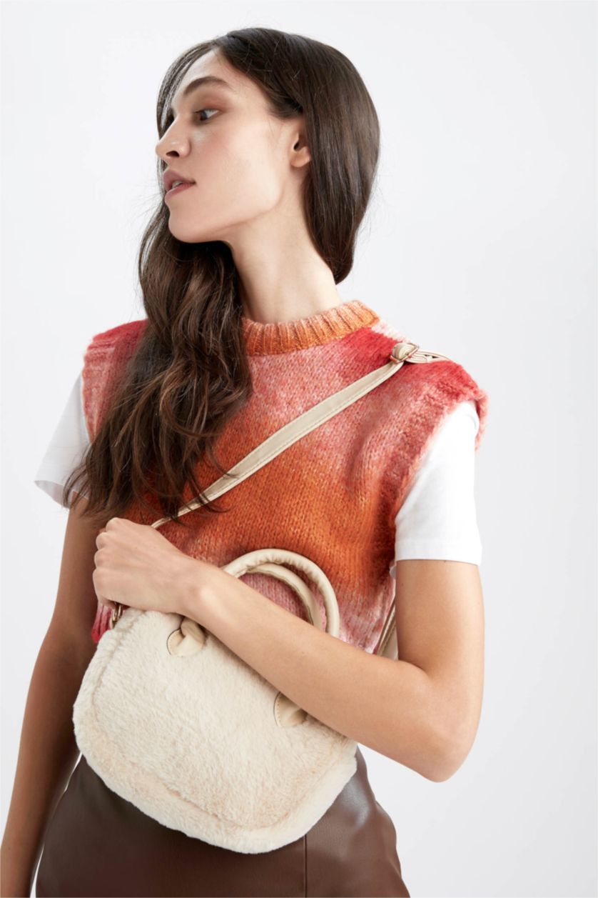 نساء بيج Plush Hand Bag