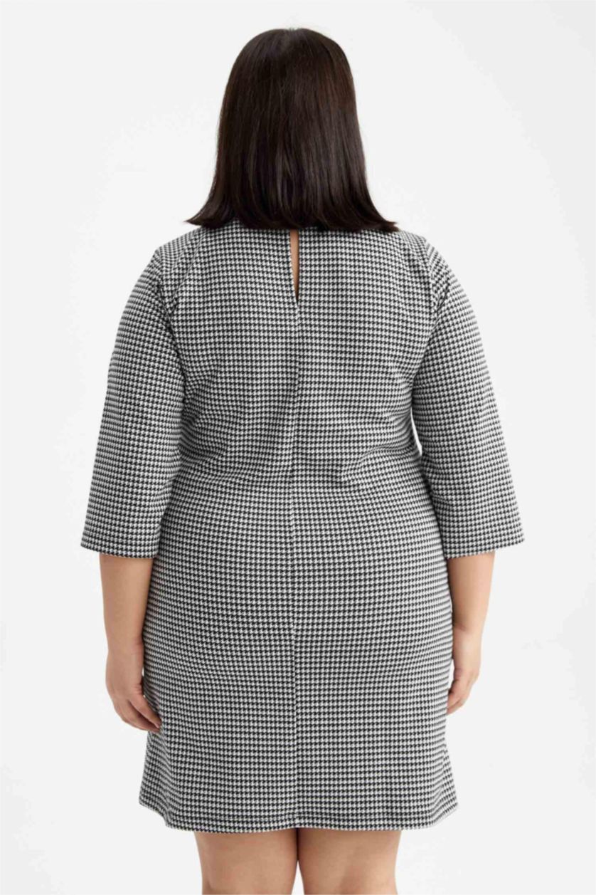 نساء بيج فاتح فستان ميدي كاروهات نص كم قصة A مقاس كبير