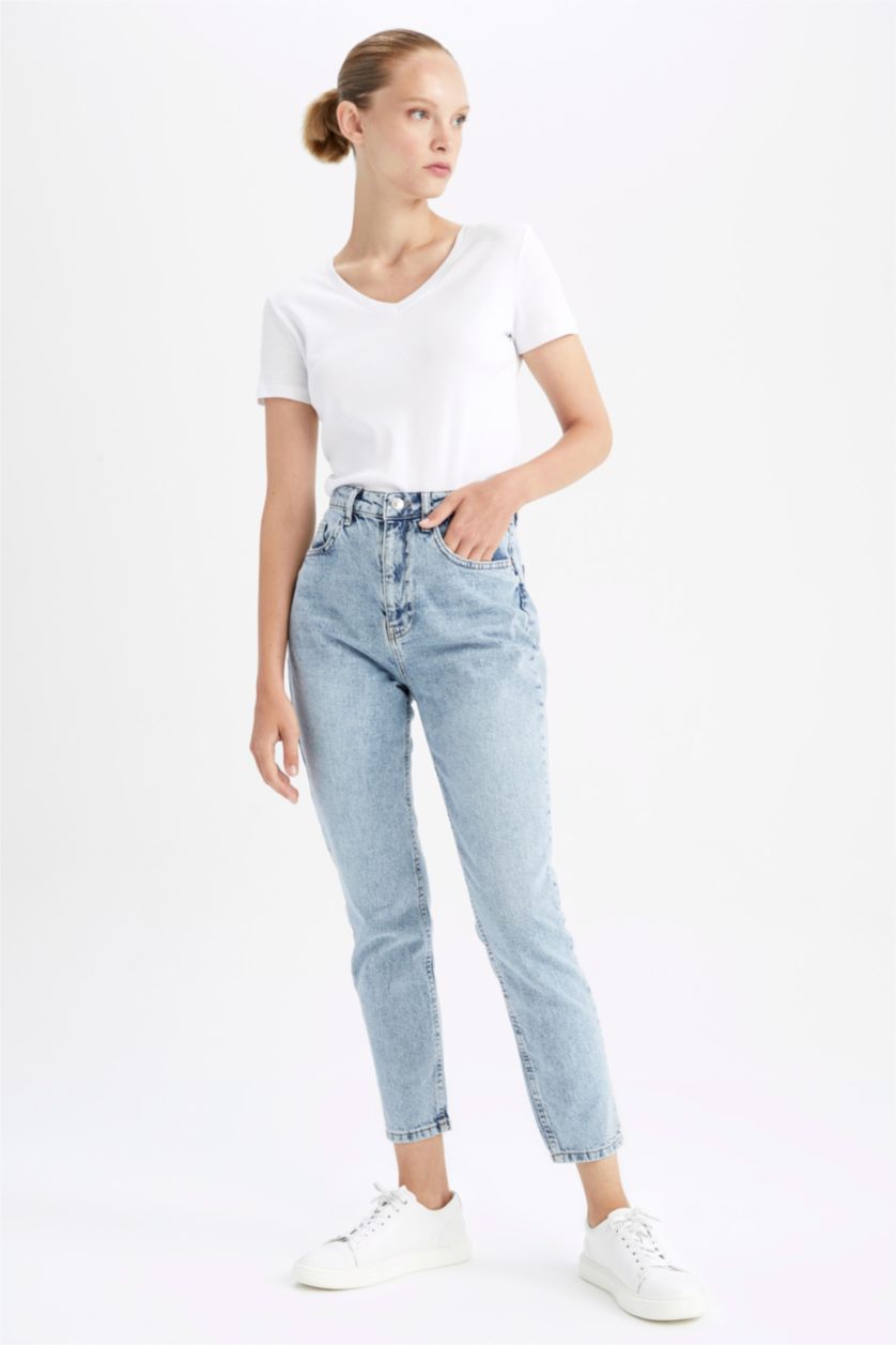 Woman Blue Mom Fit Denim Trousers