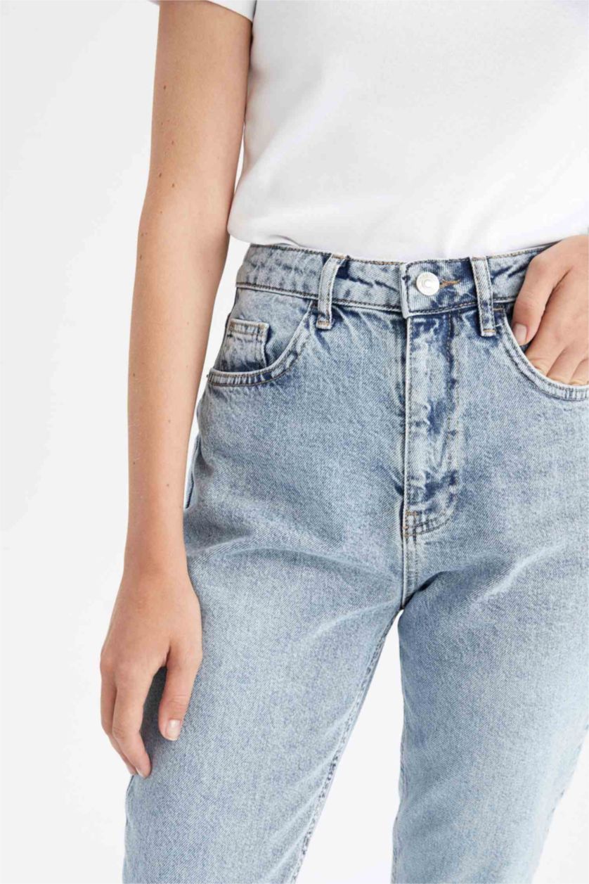 Woman Blue Mom Fit Denim Trousers