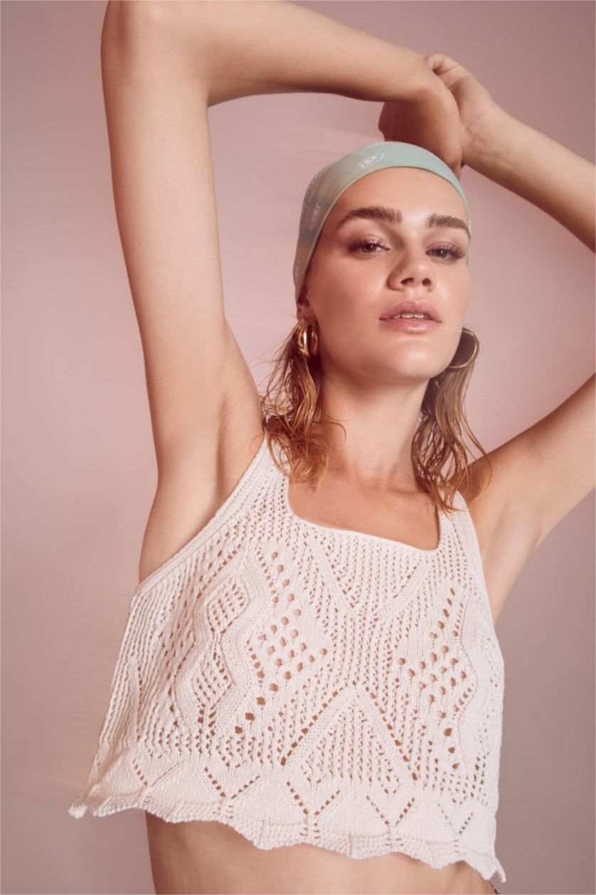 FEMME Écru Slim Fit Col Carré Tricoté Détaillé Crochet Crop Knitwear Singlet