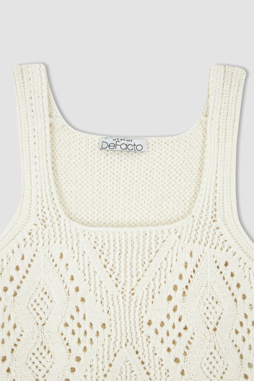 FEMME Écru Slim Fit Col Carré Tricoté Détaillé Crochet Crop Knitwear Singlet