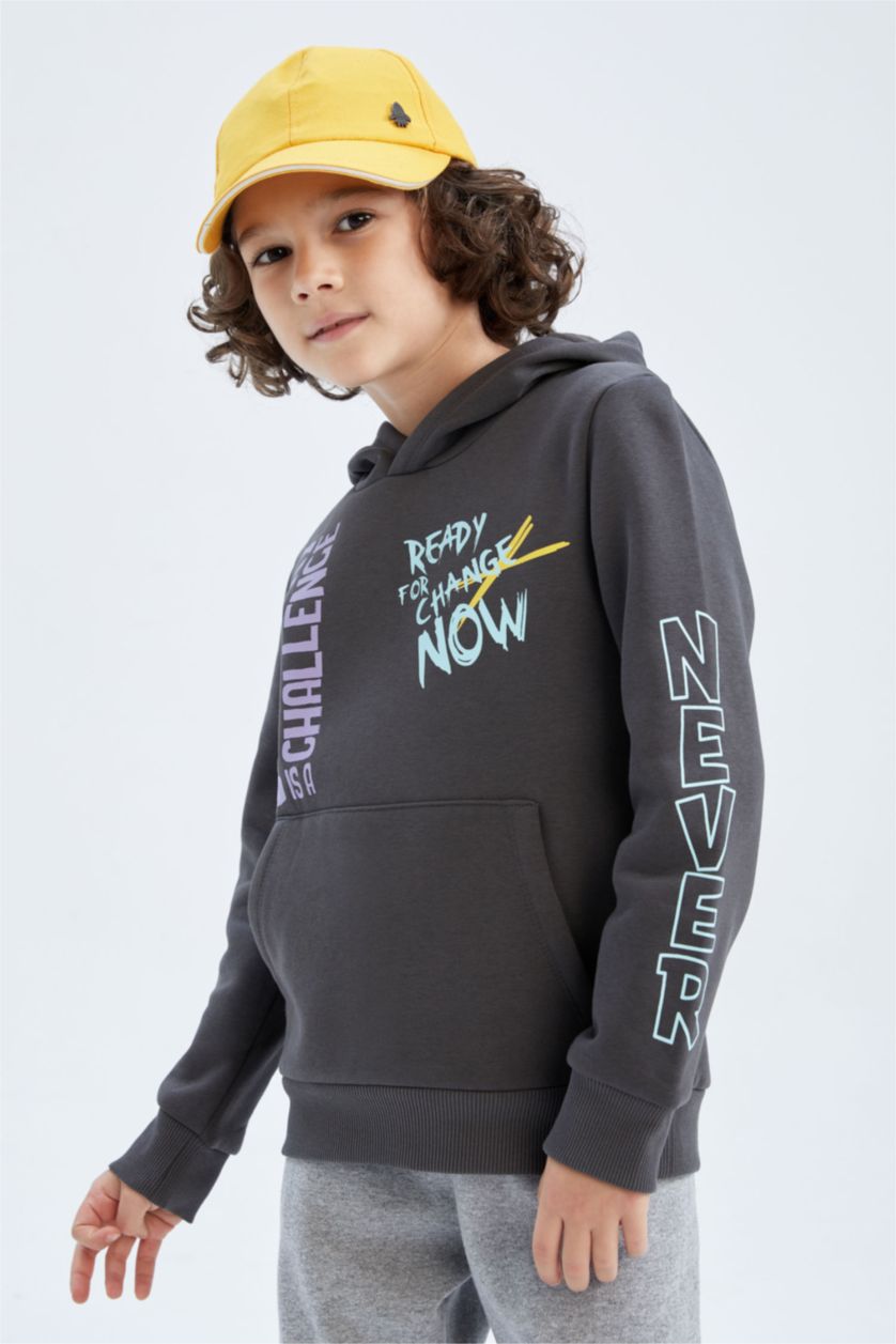 أولاد أنثرا طقم ولادي بغطاء للرأس مطبوع - قطعتين