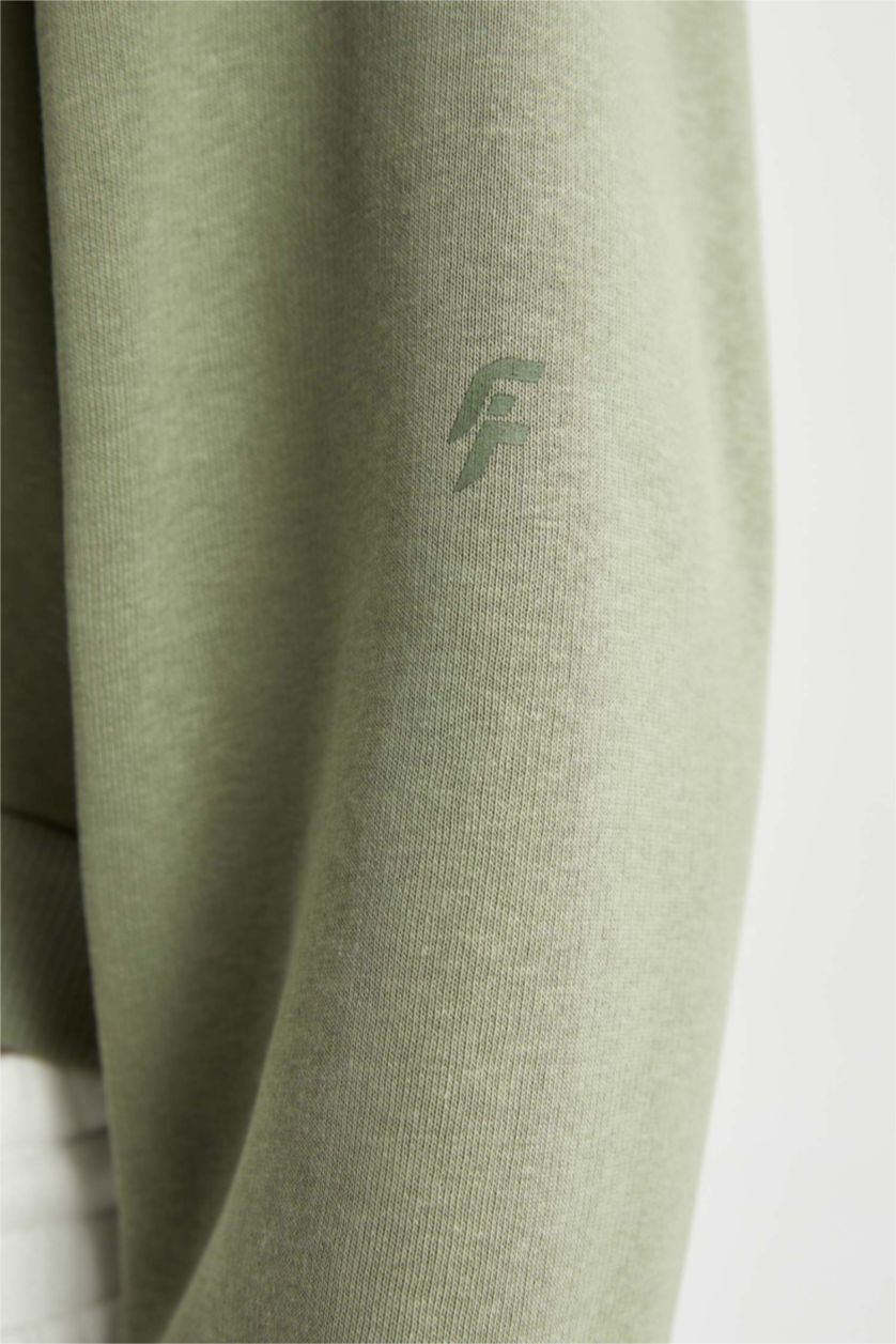 نساء كاكي فاتح سويت شيرت كروب بطبعة شعار برقبة مستديرة