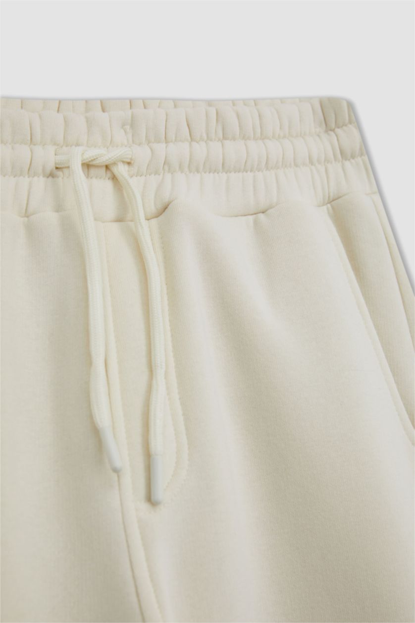 FEMME Beige Pantalon Chino Coupe Oversize De DefactoFit