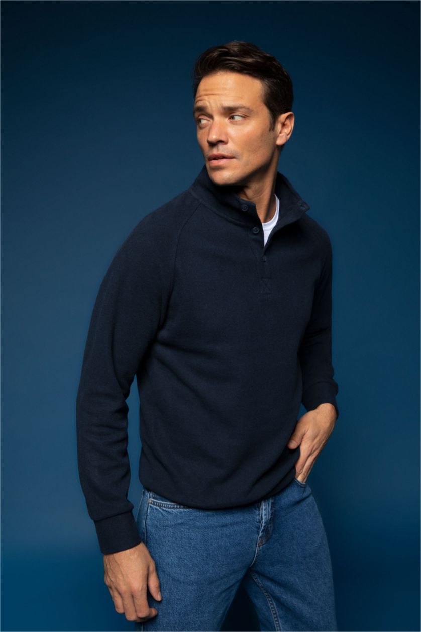 MAN NAVY Relax Fit Sweatshirt