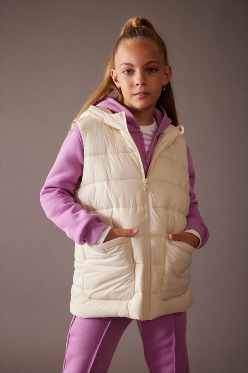 Дівчачий Бежевий Жилет стандартного крою для дівчаток