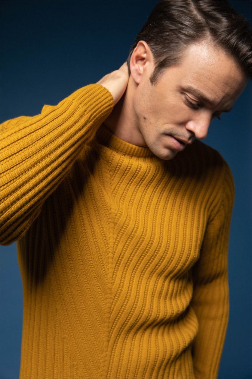 رجال أصفر بلوز صوف سليم فيت بياقة دائرية